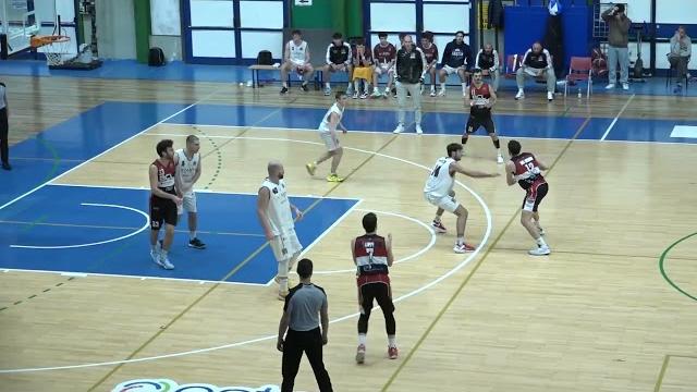 L'Amen BC Servizi non riesce a vincere, Lucca passa al Palasport Estra - L1uawD5WGYg