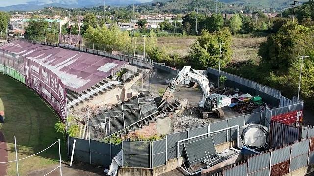 Iniziano i lavori di demolizione dello stadio Comunale 